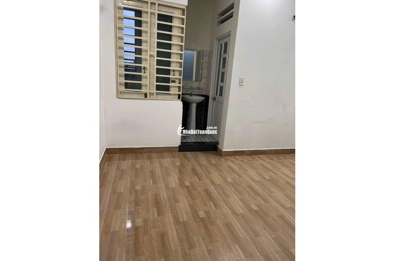 CHỈ hơn 6 tỷ có ngay NHÀ VIP Cách Mạng t8 q10-hẻm xe hơi-có ban công thông thoáng